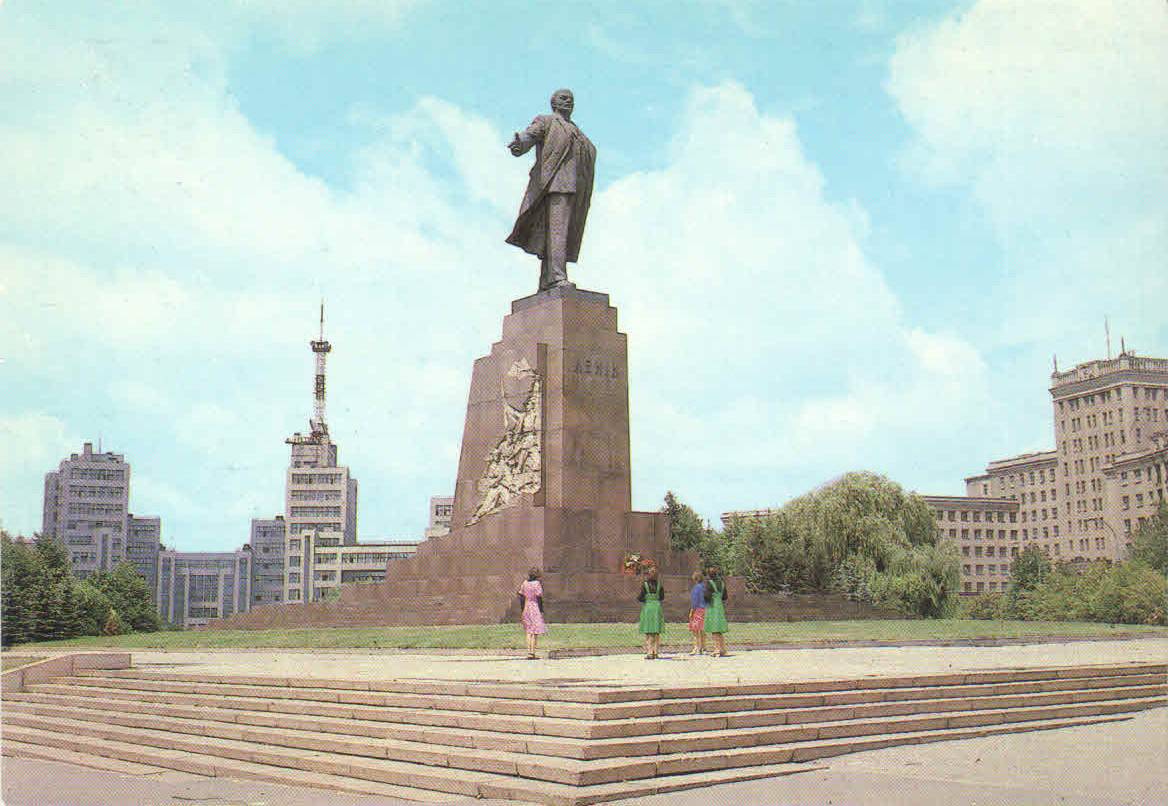 Бронзовое изображение Ленина: творчество и прогресс