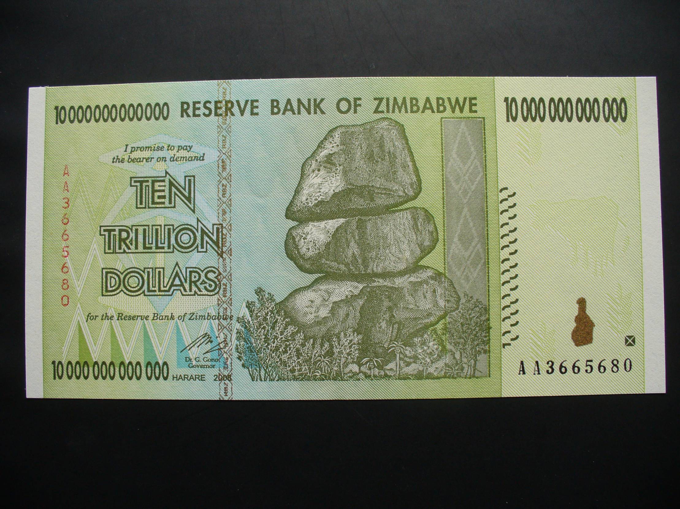 1 миллиард зимбабвийских долларов. Купюра 10 триллионов долларов Зимбабве. Купюра в 10 триллионов зимбабвийских долларов. Купюра 10000000000000 рублей. Купюры Зимбабве 500 триллионов долларов.